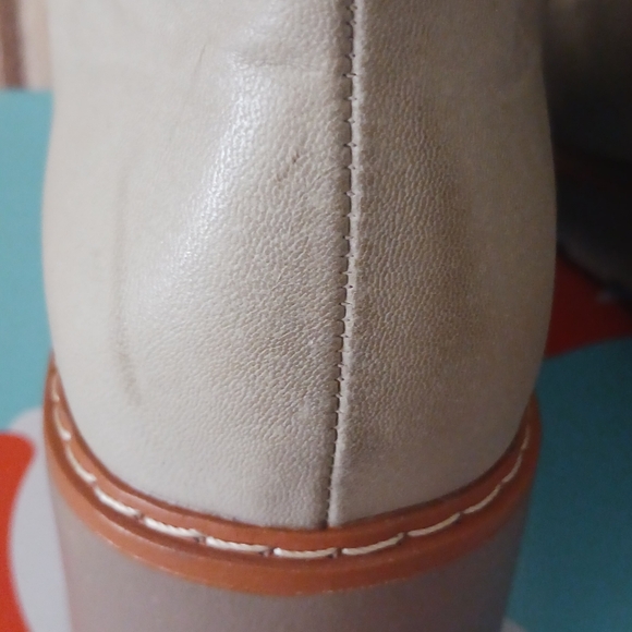 Bare Traps Nasha Wedge Heel Hiker Boots 9.5M Taupe EUC Like new! - Picture 14 of 16